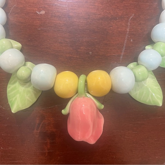 Parrot Pearls Ceramic Vintage Rose Flower Leaf Necklace EUC - Picture 4 of 5